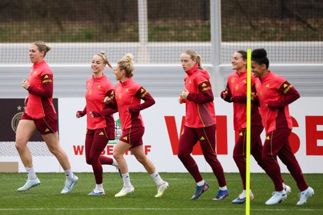 Frankfurt am Main, Germany February 24, 2026 Preparation for the Womens World Cup Qualifier Germany vs Slovenia Training In the picture from left Rebecca Knaak Germany , Giulia Gwinn Germany , Linda Dallmann Germany , Franziska Kett Germany , Carlotta Wamser Germany and Shekriera Martinez Germany Copyright: HMBxMedia MadeleinexFantini