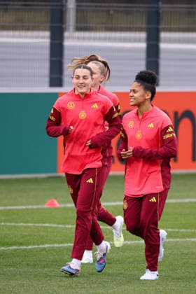 Frankfurt am Main, Germany February 24, 2026 Preparation for the womens World Cup qualifier Germany vs. Slovenia Training In the picture from left Carlotta Wamser Germany and Sehkiera Martinez Germany Copyright: HMBxMedia MadeleinexFantini