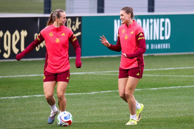 Frankfurt am Main, Germany February 24, 2026 Preparation for the womens World Cup qualifier Germany vs. Slovenia Training In the picture from left Klara Bühl Buehl Germany and Jule Brand Germany Copyright: HMBxMedia MadeleinexFantini