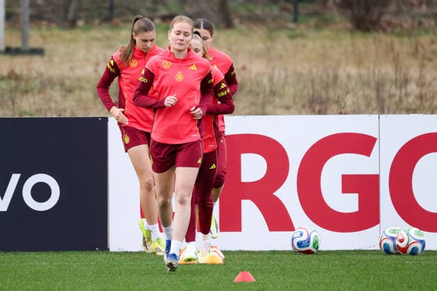 Frankfurt am Main, Germany February 24, 2026 Preparation for the Womens World Cup Qualifier Germany vs Slovenia Training In the picture from left Jule Brand Germany , Sjoeke Nüsken Nuesken Germany , cropped Vivien Endemann Germany and Larissa Mühlhaus Muehlhaus Germany Copyright: HMBxMedia MadeleinexFantini