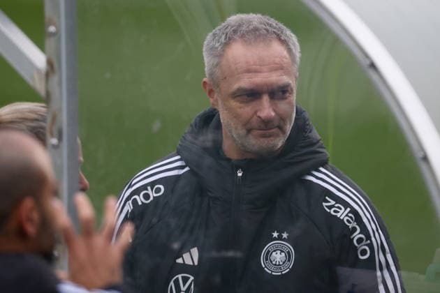 Frankfurt am Main, Germany February 24, 2026 Preparation for the womens World Cup qualifier Germany vs Slovenia Training In the picture national coach Christian Wück Wueck Germany at training in Frankfurt Copyright: HMBxMedia MadeleinexFantini