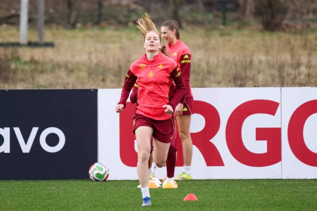 Frankfurt am Main, Germany February 24, 2026 Preparation for the womens World Cup qualifier Germany vs Slovenia Training In the picture Sjoeke Nüsken Nuesken Germany Copyright: HMBxMedia MadeleinexFantini