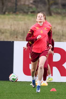 Frankfurt am Main, Germany February 24, 2026 Preparation for the womens World Cup qualifier Germany vs Slovenia Training In the picture Sjoeke Nüsken Nuesken Germany Copyright: HMBxMedia MadeleinexFantini
