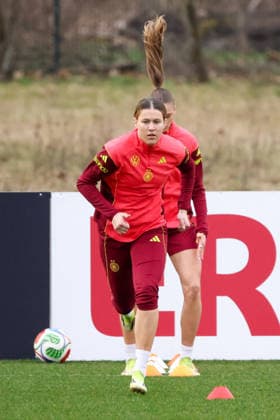 Frankfurt am Main, Germany February 24, 2026 Preparation for the womens World Cup qualifier Germany vs. Slovenia Training In the picture from left Larissa Mühlhaus Muehlhaus Germany Copyright: HMBxMedia MadeleinexFantini