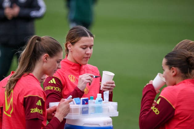 Frankfurt am Main, Germany February 24, 2026 Preparation for the womens World Cup qualifier Germany vs. Slovenia Training In the picture from left Jule Brand Germany and Larissa Mühlhaus Muehlhaus Germany Copyright: HMBxMedia MadeleinexFantini