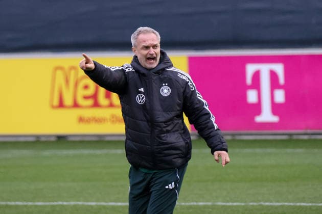 Frankfurt am Main, Germany February 24, 2026 Preparation for the womens World Cup qualifier Germany vs Slovenia Training In the picture national coach Christian Wück Wueck Germany with strong facial expressions and energetic during training in Frankfurt Copyright: HMBxMedia MadeleinexFantini