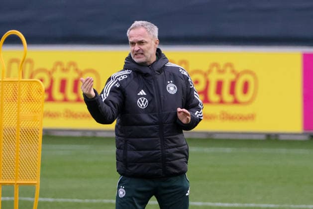 Frankfurt am Main, Germany February 24, 2026 Preparation for the womens World Cup qualifier Germany vs Slovenia Training In the picture national coach Christian Wück Wueck Germany with strong facial expressions and energetic during training in Frankfurt Copyright: HMBxMedia MadeleinexFantini
