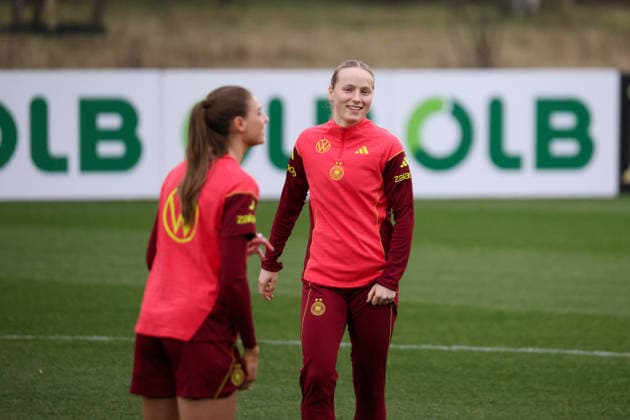 Frankfurt am Main, Germany February 24, 2026 Preparing for the Womens World Cup Qualifier Germany vs Slovenia Training In the picture Franziska Kett Germany smiling Copyright: HMBxMedia MadeleinexFantini