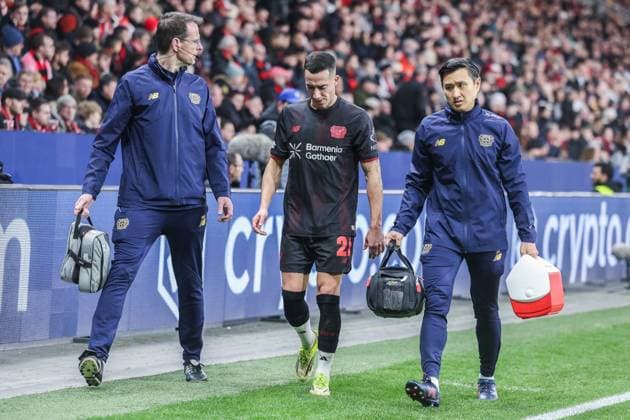 Soccer Champions League Play off second leg Bayer 04 Leverkusen Olympiakos Piraeus on 24 02 2026 at the BayArena in Leverkusen Lucas Vazquez Leverkusen injured leaves the pitch due to injury xJRx