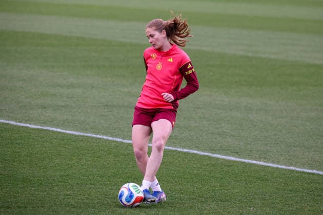 Frankfurt am Main, Germany February 24, 2026 Preparation for the womens World Cup qualifier Germany vs Slovenia Training In the picture Sjoeke Nüsken Nuesken Germany Copyright: HMBxMedia MadeleinexFantini