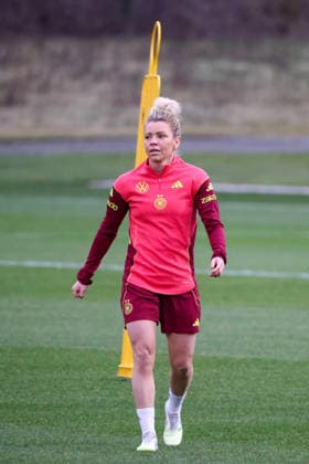Frankfurt am Main, Germany February 24, 2026 Preparation for the womens World Cup qualifier Germany vs Slovenia Training In the picture Linda Dallmann Germany Copyright: HMBxMedia MadeleinexFantini