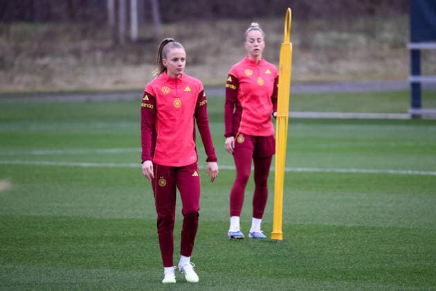 Frankfurt am Main, Germany February 24, 2026 Preparation for the womens World Cup qualifier Germany vs Slovenia Training In the picture Vivien Endemann Germany Copyright: HMBxMedia MadeleinexFantini