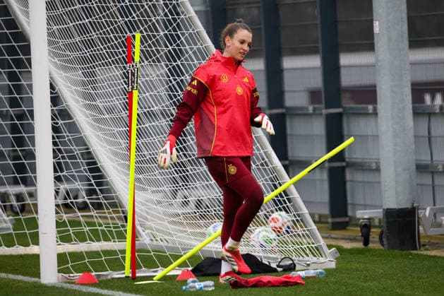 Frankfurt am Main, Germany February 24, 2026 Preparation for the womens World Cup qualifier Germany vs Slovenia training In the picture goalkeeper Ena Mahmutovic Germany during training in Frankfurt Copyright: HMBxMedia MadeleinexFantini
