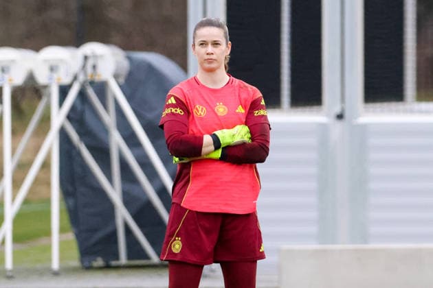 Frankfurt am Main, Germany February 24, 2026 Preparation for the womens World Cup qualifier Germany vs Slovenia training In the picture goalkeeper Stina Johannes Germany during training in Frankfurt Copyright: HMBxMedia MadeleinexFantini