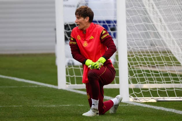 Frankfurt am Main, Germany February 24, 2026 Preparation for the womens World Cup qualifier Germany vs Slovenia Training In the picture goalkeeper Ann Katrin Berger Germany during training in Frankfurt Copyright: HMBxMedia MadeleinexFantini