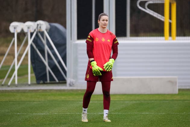 Frankfurt am Main, Germany February 24, 2026 Preparation for the womens World Cup qualifier Germany vs Slovenia training In the picture goalkeeper Stina Johannes Germany during training in Frankfurt Copyright: HMBxMedia MadeleinexFantini