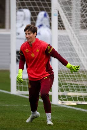 Frankfurt am Main, Germany February 24, 2026 Preparation for the womens World Cup qualifier Germany vs Slovenia training In the picture goalkeeper Ann Katrin Berger Germany during training in Frankfurt Copyright: HMBxMedia MadeleinexFantini