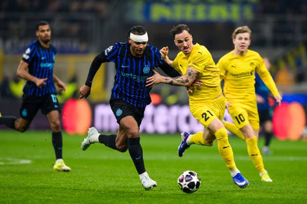 260224 Manuel Akanji of Inter and Andreas Helmersen of Bodo Glimt during the UEFA Champions League football match between Inter and Bodo Glimt on February 24, 2026 in Milan Photo Marius Simensen BILDBYRAN COP 238 MM0057 bbeng football fotball fotboll soccer uefa champions league mesterligaen bodo glimt inter fc internazionale milano  Copyright: MARIUSxSIMENSEN BB260224BB531