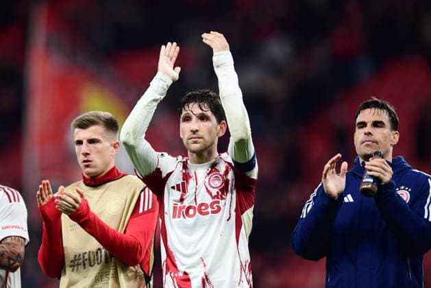 UEFA Champions League - Bayer 04 Leverkusen vs Olympiacos FC - Players of Olympiacos FC react at the end of the UEFA Champions League Play-Offs 2nd leg soccer match between Bayer 04 Leverkusen and Olympiacos FC in BayArena, Leverkusen, Germany, on 24 February 2026. IMAGO ONE INCH PRODUCTIONS LEVERKUSEN GERMANY Copyright: xONExINCHxPRODUCTIONSx 6868723