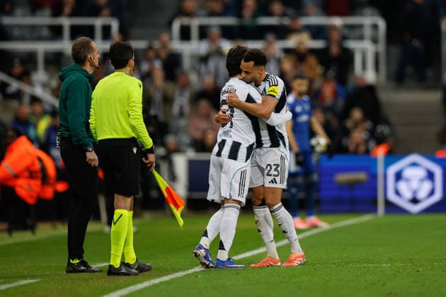 Newcastle United v FK QARABAG, Champions League Leo Shahar of Newcastle United comes on for Jacob Murphy of Newcastle United during the Champions League match between Newcastle United and FK QARABAG at St. James s Park, Newcastle, UK on 24 February 2026. Newcastle St. James s Park Tyne and Wear UK Editorial use only , Copyright: xCraigxCowanx PSI-23795-0097
