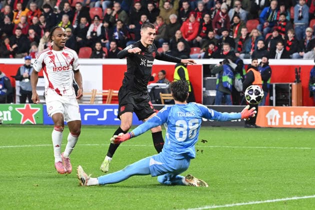 Patrik SCHICK LEV misses this goal chance against oi88 Action, duel, Football Champions League, Play Offs, Bayer 04 Leverkusen LEV Olympiakos Piraeus PI 0 0 on 24 02 2026 in Leverkusen Germany UEFA regulations prohibit any use of photographs as image sequences and or quasi video Â
