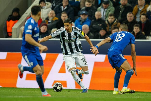 Newcastle United v FK QARABAG, Champions League William Osula of Newcastle United runs at Dani Bolt of Qarabag FK during the Champions League match between Newcastle United and FK QARABAG at St. James s Park, Newcastle, UK on 24 February 2026. Newcastle St. James s Park Tyne and Wear UK Editorial use only , Copyright: xCraigxCowanx PSI-23795-0128