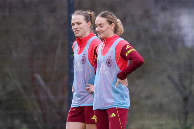 Frankfurt am Main, Germany 24 February 2026 Preparation for the womens World Cup qualifier Germany vs Slovenia Training of the U23 womens national soccer team In the picture from left Nastassja Lein U23 Germany and Sofie Zdebel U23 Germany Copyright: HMBxMedia MadeleinexFantini