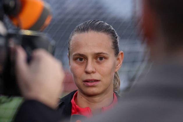 Frankfurt am Main, Germany February 24, 2026 Preparation for the Womens World Cup qualifier Germany vs Slovenia Interview after training In the picture Klara Bühl Buehl Germany during the interview after the training in Frankfurt Copyright: HMBxMedia MadeleinexFantini