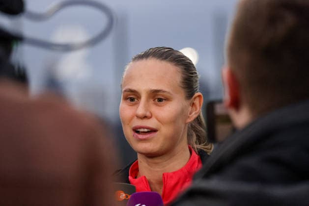 Frankfurt am Main, Germany February 24, 2026 Preparation for the Womens World Cup qualifier Germany vs Slovenia Interview after training In the picture Klara Bühl Buehl Germany during the interview after the training in Frankfurt Copyright: HMBxMedia MadeleinexFantini