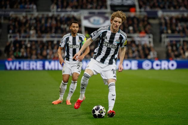 Newcastle United v FK QARABAG, Champions League Anthony Gordon of Newcastle United controls the ball during the Champions League match between Newcastle United and FK QARABAG at St. James s Park, Newcastle, UK on 24 February 2026. Newcastle St. James s Park Tyne and Wear UK Editorial use only , Copyright: xCraigxCowanx PSI-23795-0146