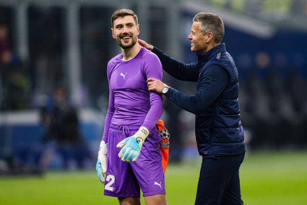 260224 Goalkeeper Nikita Haikin and head coach Kjetil Knutsen of Bodo Glimt after the UEFA Champions League football match between Inter and Bodo Glimt on February 24, 2026 in Milan Photo Marius Simensen BILDBYRAN COP 238 MM0057 bbeng bodo glimt fc internazionale milano football fotball fotboll inter mesterligaen soccer uefa champions league  Copyright: MARIUSxSIMENSEN BB260224BB653
