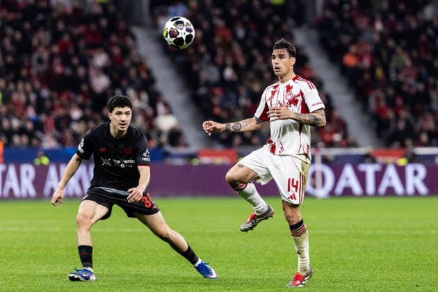 UEFA Champions League Bayer 04 Leverkusen Olympiacos FC 24 02 2026 Niklas Lomb Bayer 04 Leverkusen, 36 , Dani Garcia Olympiacos FC, 14 UEFA Champions League Bayer 04 Leverkusen Olympiacos FC BayArena, Leverkusen 24 02 2026 Copyright: xBEAUTIFULxSPORTS Buriakovx
