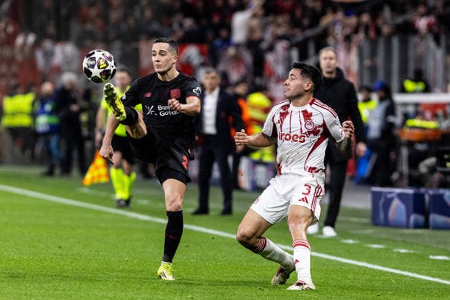UEFA Champions League Bayer 04 Leverkusen Olympiacos FC 24 02 2026 Lucas Vazquez Bayer 04 Leverkusen, 21 , Francisco Ortega Olympiacos FC, 3 UEFA Champions League Bayer 04 Leverkusen Olympiacos FC BayArena, Leverkusen 24 02 2026 Copyright: xBEAUTIFULxSPORTS Buriakovx