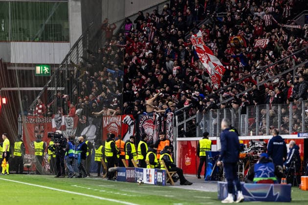 UEFA Champions League Bayer 04 Leverkusen Olympiacos FC 24 02 2026 FAns from Olympiacos FC after the match support the team UEFA Champions League Bayer 04 Leverkusen Olympiacos FC BayArena, Leverkusen 24 02 2026 Copyright: xBEAUTIFULxSPORTS Buriakovx