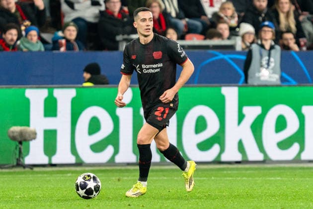 UEFA Champions League 2025 2026 Bayer 04 Leverkusen vs Olympiakos Piraeus, Play Offs second round, Tuesday, 23 02 2026 BayArena Nordrhein Westfalen, Germany Lucas Vazquez 21 on the ball Single image Copyright: xCelinaxLeiersx