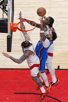 Oklahoma City Thunder vs Toronto Raptors TORONTO, CANADA - FEBRUARY 24 : Kenrich Williams (34) of Oklahoma City Thunder in action during the NBA, Basketball Herren, USA basketball game between Oklahoma City Thunder and Toronto Raptors at the Scotiabank Arena on February 24, 2026 in Toronto, Ontario, Canada. Mert Alper Dervis Anadolu Toronto Canada. Editorial use only. Please get in touch for any other usage.  Copyright: x2026xAnadoluxMertxAlperxDervisx