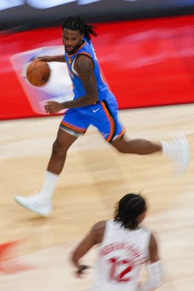Oklahoma City Thunder vs Toronto Raptors TORONTO, CANADA - FEBRUARY 24 : Cason Wallace (22) of Oklahoma City Thunder in action during the NBA, Basketball Herren, USA basketball game between Oklahoma City Thunder and Toronto Raptors at the Scotiabank Arena on February 24, 2026 in Toronto, Ontario, Canada. Mert Alper Dervis Anadolu Toronto Canada. Editorial use only. Please get in touch for any other usage.  Copyright: x2026xAnadoluxMertxAlperxDervisx