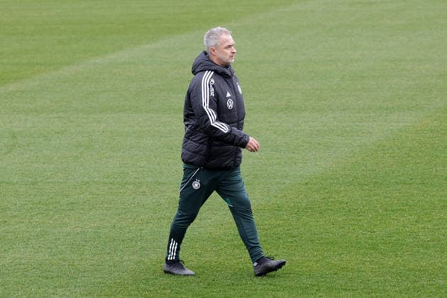 25 02 2026, xgrfx, Football DFB Media Dates, German Womens National Team Training v l Christian Wück German Womens National Team DFL DFB REGULATIONS PROHIBIT ANY USE OF PHOTOGRAPHS as IMAGE SEQUENCES and or QUASI VIDEO Frankfurt am Main