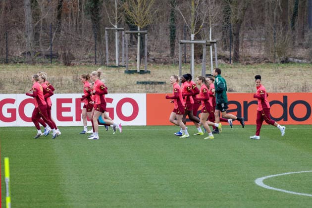 25 02 2026, xgrfx, Football DFB media dates, German womens national team training v l The German national team trains at the DFB Campus in Frankfurt German womens national team DFL DFB REGULATIONS PROHIBIT ANY USE OF PHOTOGRAPHS as IMAGE SEQUENCES and or QUASI VIDEO Frankfurt am Main