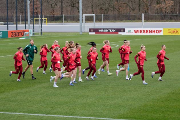 25 02 2026, xgrfx, Football DFB media dates, German womens national team training v l The German national team trains at the DFB Campus in Frankfurt German womens national team DFL DFB REGULATIONS PROHIBIT ANY USE OF PHOTOGRAPHS as IMAGE SEQUENCES and or QUASI VIDEO Frankfurt am Main