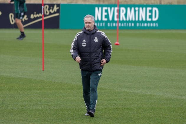 25 02 2026, xgrfx, Football DFB Media Dates, German Womens National Team Training v l Christian Wück German Womens National Team DFL DFB REGULATIONS PROHIBIT ANY USE OF PHOTOGRAPHS as IMAGE SEQUENCES and or QUASI VIDEO Frankfurt am Main