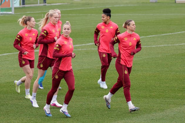 25 02 2026, xgrfx, Football DFB media dates, German womens national team training v l The German national team trains at the DFB Campus in Frankfurt German womens national team DFL DFB REGULATIONS PROHIBIT ANY USE OF PHOTOGRAPHS as IMAGE SEQUENCES and or QUASI VIDEO Frankfurt am Main