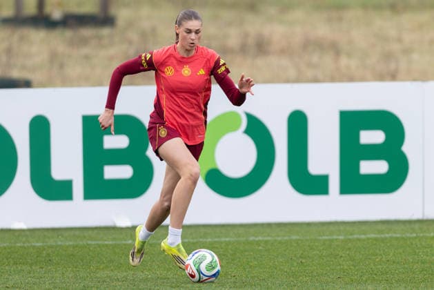 Training German national womens soccer team Jule Brand Olympique Lyon Training of the womens national team before the World Cup qualifiers against Slovenia and Norway on February 25, 2026 in Frankfurt am Main, Frankfurt am Main Hessen Germany DFB Campus