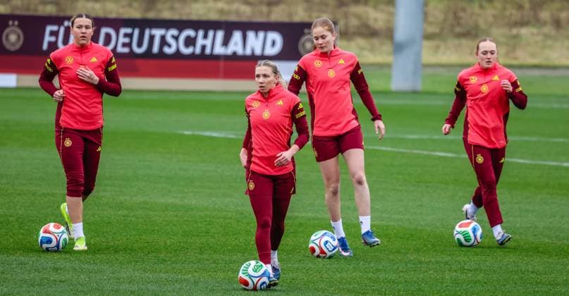 DFB Womens National Team training at the DFB Campus in Frankfurt 25 02 26 The DFB Womens National Team trains at the DFB Campus in Frankfurt Frankfurt DFB Campus Hessen Germany IKT_9394