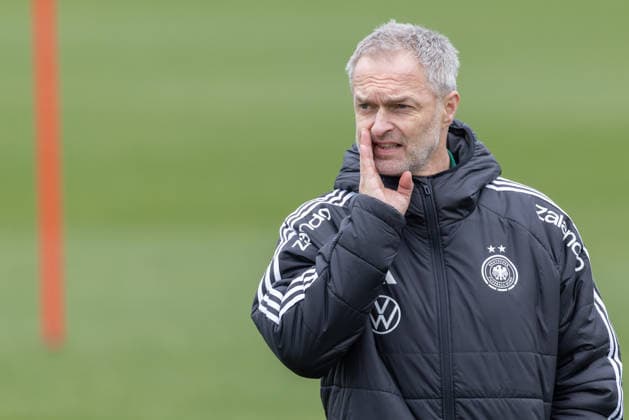 Training German national womens soccer team national coach Christian Wück Training of the womens national team before the World Cup qualifiers against Slovenia and Norway on February 25, 2026 in Frankfurt am Main, Frankfurt am Main Hesse Germany DFB Campus