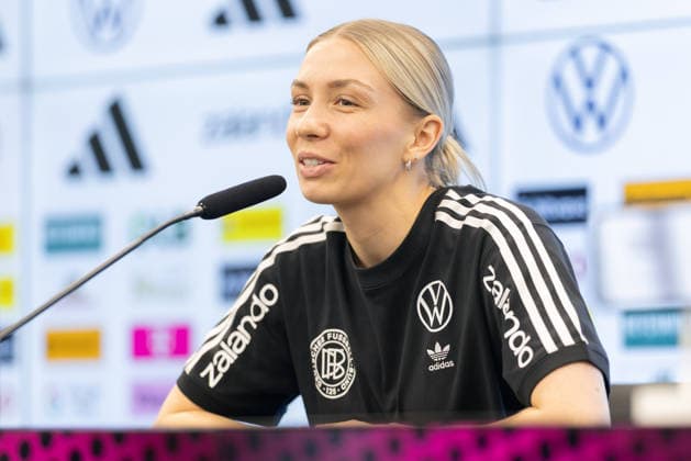 Training and press conference German womens national soccer team Elisa Senß Eintracht Frankfurt speaks during the press conference Training and press conference of the womens national team before the World Cup qualifiers against Slovenia and Norway on February 25, 2026 in Frankfurt am Main, Frankfurt am Main Hesse Germany DFB Campus