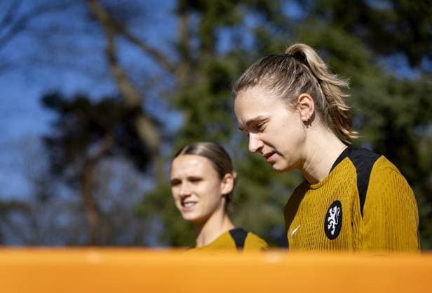 ZEIST - Kerstin Casparij and Vivianne Miedema during a training session prior to the Dutch women s World Cup qualifier against Poland. KOEN VAN WEEL ANP xVIxANPxSportx xxANPxIVx 551725162 originalFilename: 551725162.jpg