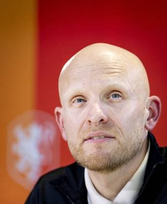 ZEIST - National coach Arjan Veurink during a press conference, PK, Pressekonferenz before the Dutch women s World Cup qualifying match against Poland. KOEN VAN WEEL ANP xVIxANPxSportx xxANPxIVx 551733693 originalFilename: 551733693.jpg
