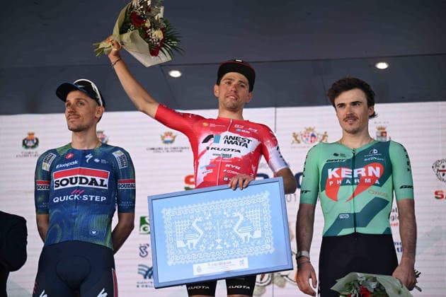 25-02-2026 Giro Di Sardegna; Tappa 01 Castelsardo - Bosa; 2026, Ukyo; 2026, Soudal - Quick Step; 2026, Kern Pharma; Garibbo, Nicolo; Zana, Filippo; Berrade, Urko; Bosa; 