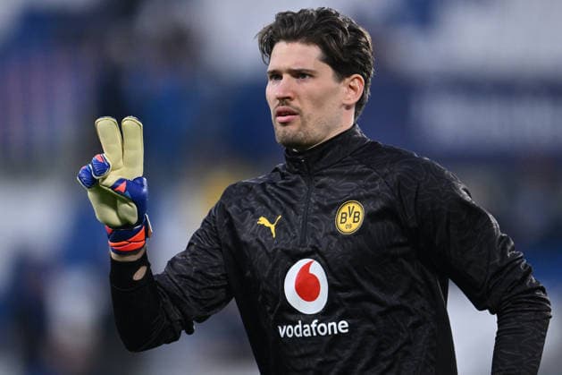 Gregor Kobel of Borussia Dortmund warm up prior the match of the UEFA Champions League 2025 26 League Knockout Play-off Second Leg match between Atalanta B.C. v Borussia Dortmund at the Bergamo Stadium on February 25, 2026 in Bergamo, Italy.  Copyright: xDomenicoxCippitelli IPAxSportx xipa-agency.netx xx IPA_72017917 IPA_Agency_IPA72017917